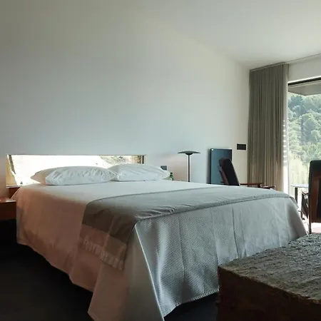 Sleeps 2 With Air Con And Wifi וילה